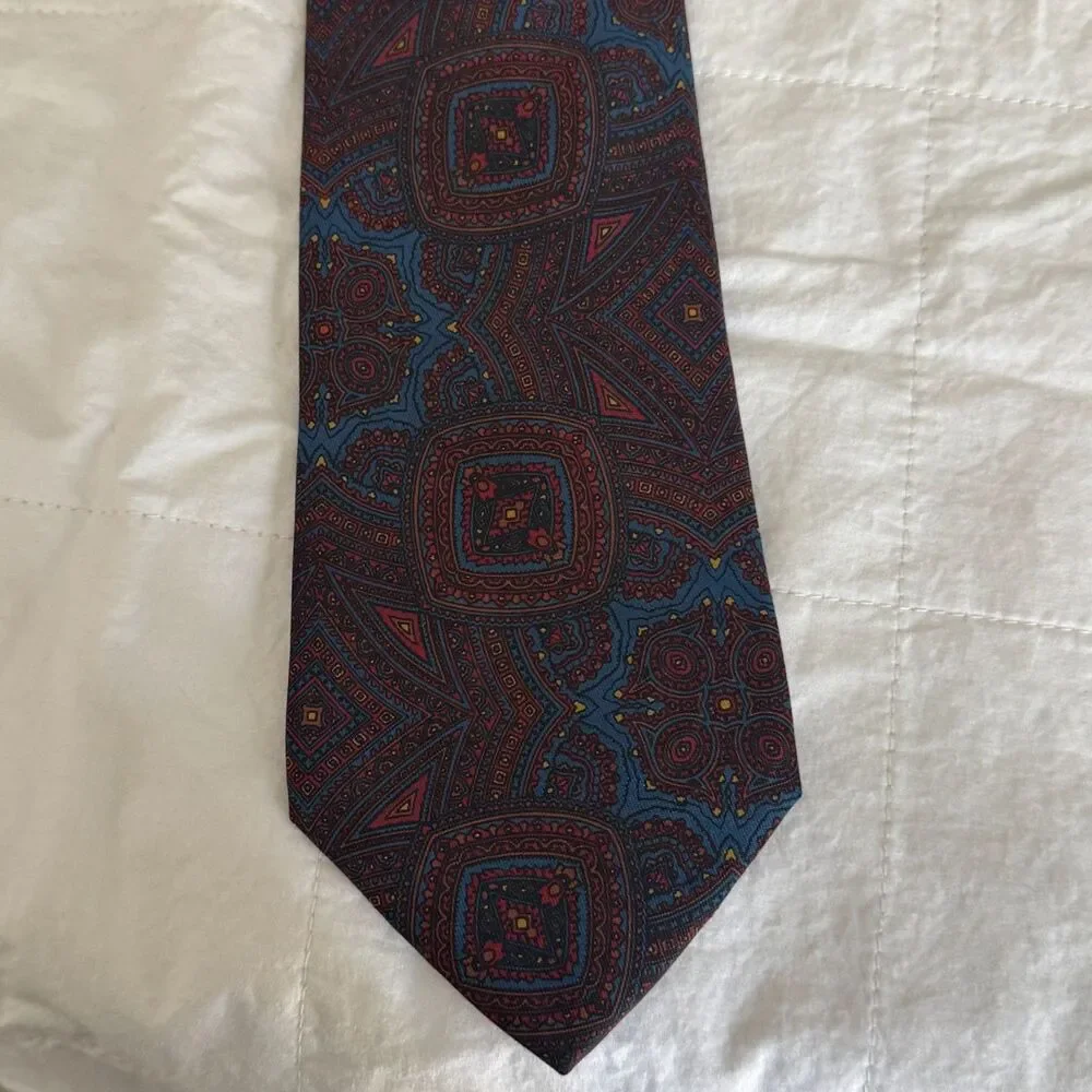 Vintage Hugh Parsons Selfridges England 100% Silk Necktie Blue Red Paisley Tie
